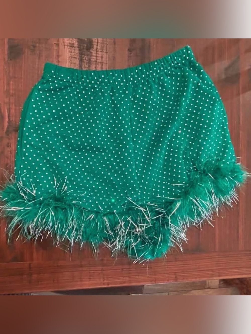 QUEEN OF SPARKLES Green Feather-Trim Polka Dot Shorts
